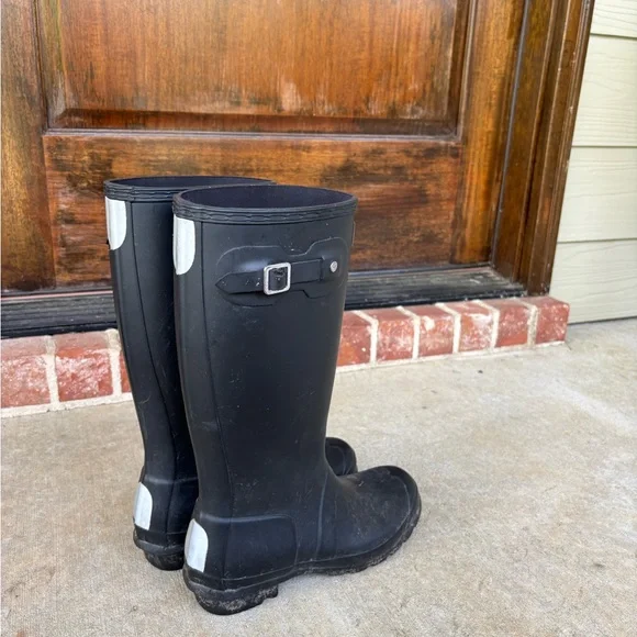 Hunter Black Rain Boots - Picture 2 of 4